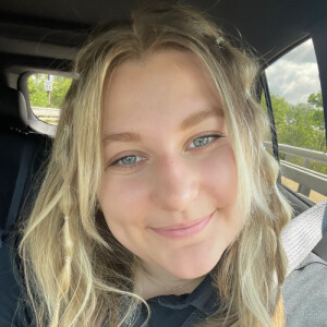 Gwen S - Illinois State Babysitter