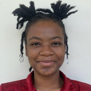Elouneda J – Miami Dade Student Seeking Babysitting Jobs