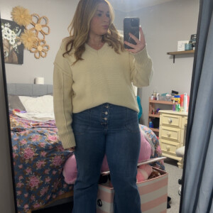 Lakelyn B - LMU Babysitter