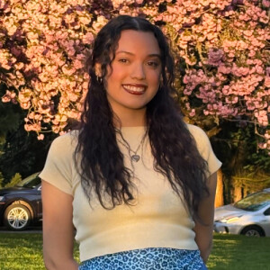 Julyssa R - Fresno City College  Babysitter