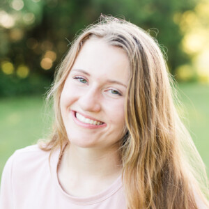 Claire E – University of Iowa Student Seeking Babysitting Jobs