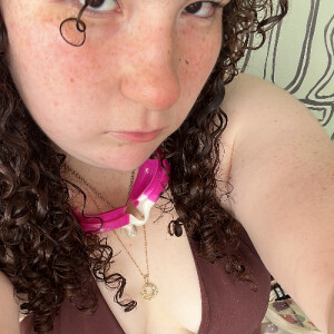 Isabella J - Bard Babysitter