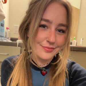 Hannah H – UW Student Seeking Babysitting Jobs