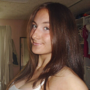 Lilly D - UK Babysitter