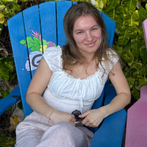 Anna M - FAU Babysitter