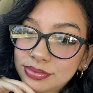 Alize R - Broward Babysitter