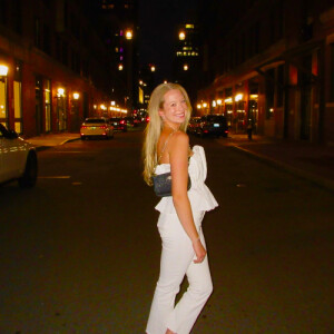 Julia L - Babson Babysitter