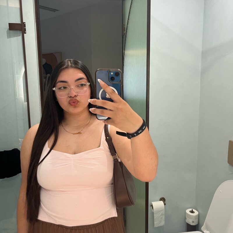 Brisa's University of Illinois Roommate Profile Uloop