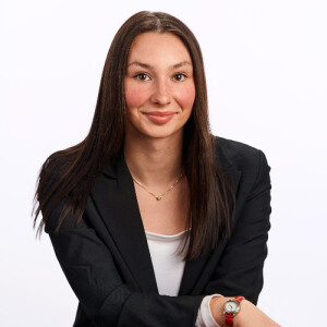 Brooke H - Drake Babysitter