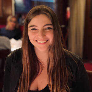 Emma S – DePaul Student Seeking Babysitting Jobs