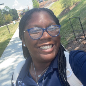 Ishyuna M – UNC Charlotte Student Seeking Babysitting Jobs