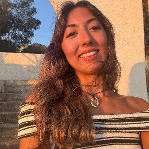 Julieta R - Santa Fe Community College  Babysitter