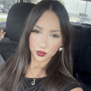 Emely B - UH Babysitter