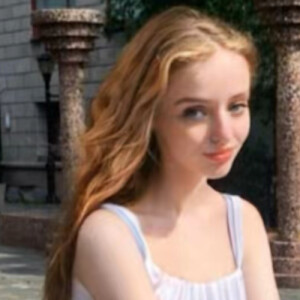 Laura R - NYU Babysitter