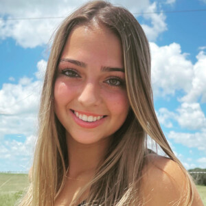 Erika M – Florida Gulf Coast Student Seeking Babysitting Jobs