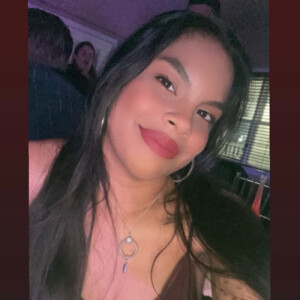 Arianna F – Miami Dade Student Seeking Babysitting Jobs