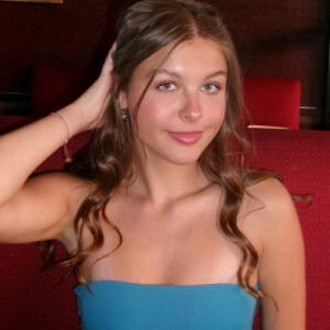 Julia L - Harper Babysitter