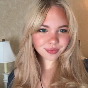 Carly S - NEIU Babysitter