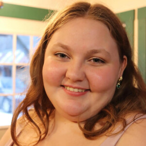 Vivian R - CUNY BMCC Babysitter
