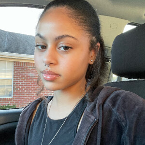 Jalayah R - University of Oregon Babysitter