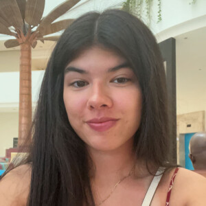 Laura A – University of Miami Student Seeking Babysitting Jobs