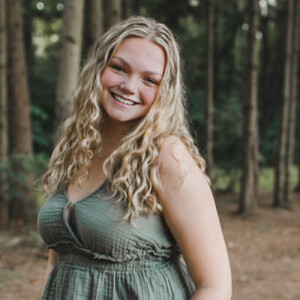 Elise K – Duquesne Student Seeking Babysitting Jobs