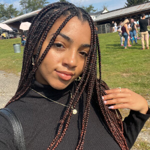 Olivea V - The Chicago School Babysitter