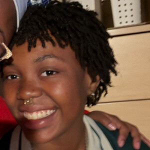 Zoe E - Drake Babysitter