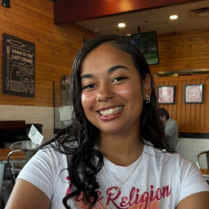 Lirisa G - LCC Babysitter