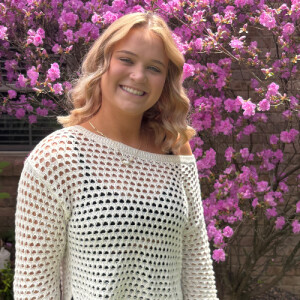 Riley H - Paul Mitchell the School-Lexington Babysitter