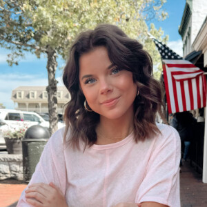 Chloe B - UNG Babysitter