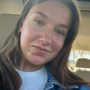 Mira W - COM Babysitter