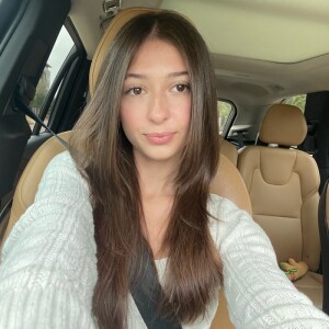 Bella M - UTK Babysitter