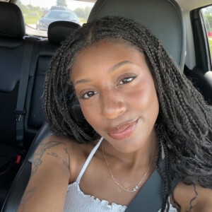 Kylie J - UNO Babysitter